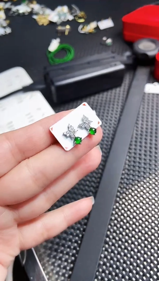 【闪购商品】翡翠耳饰未镶嵌11111111