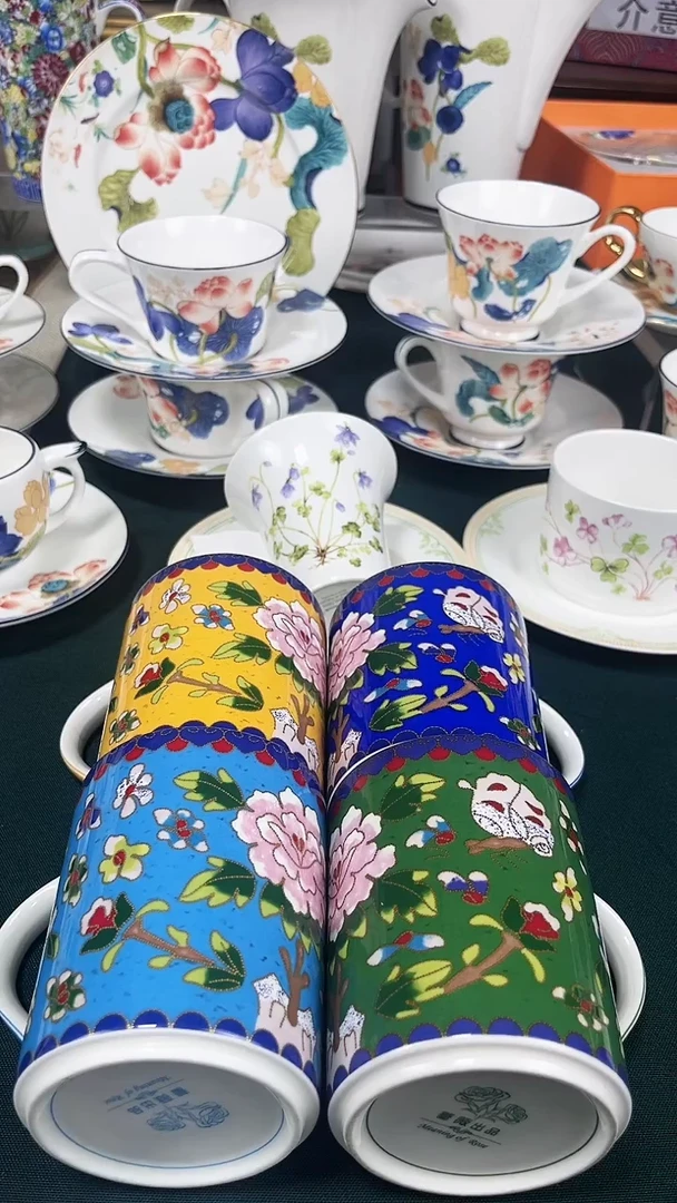 陶瓷杯子4个。。。。。。。。。