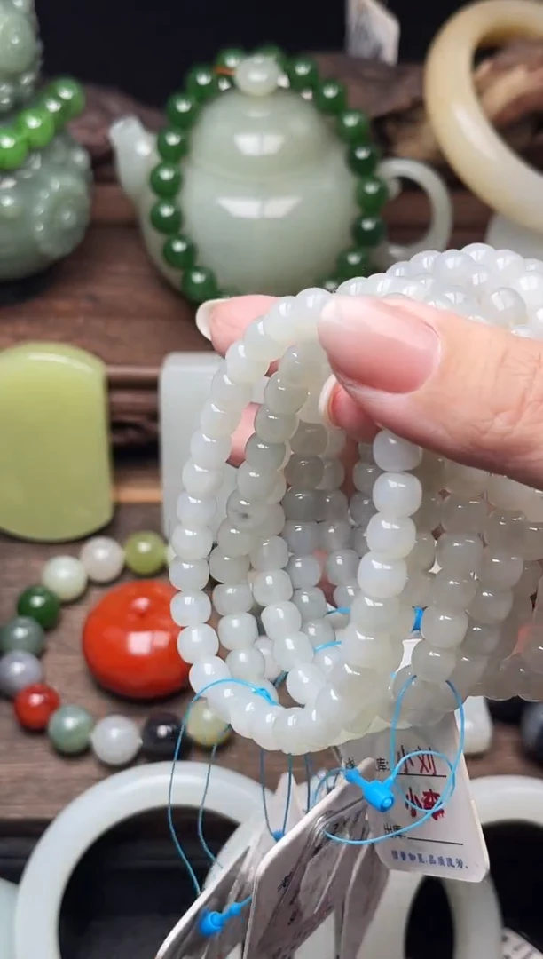 手串未镶嵌和田玉卡7新疆黑山 老型有瑕疵多样性发一