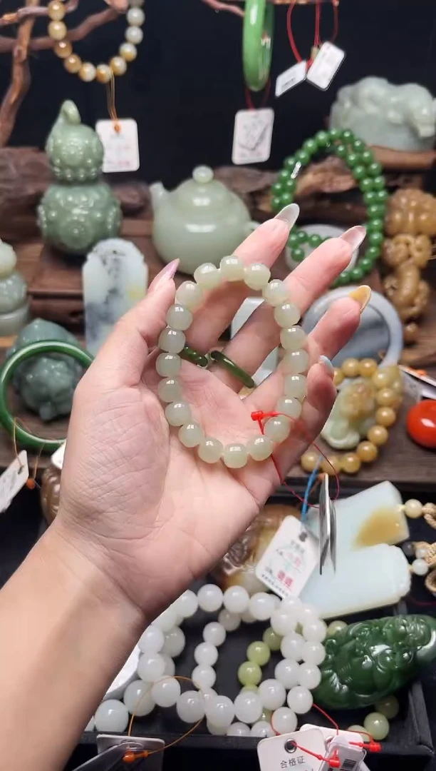 手串未镶嵌和田玉卡10且末青白 老型9010788