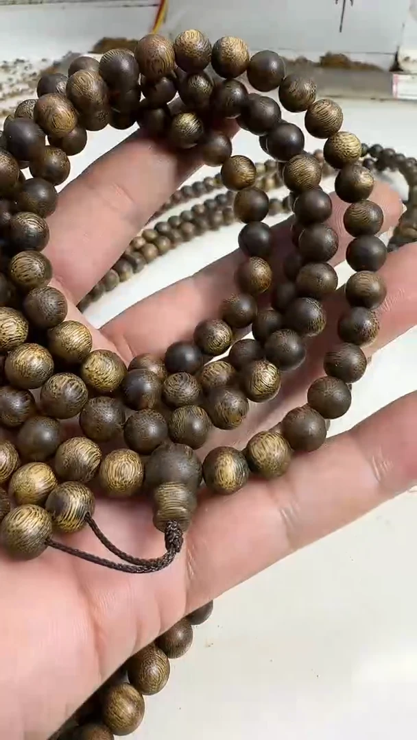 沉香手串乌身0.8规格多圈28克