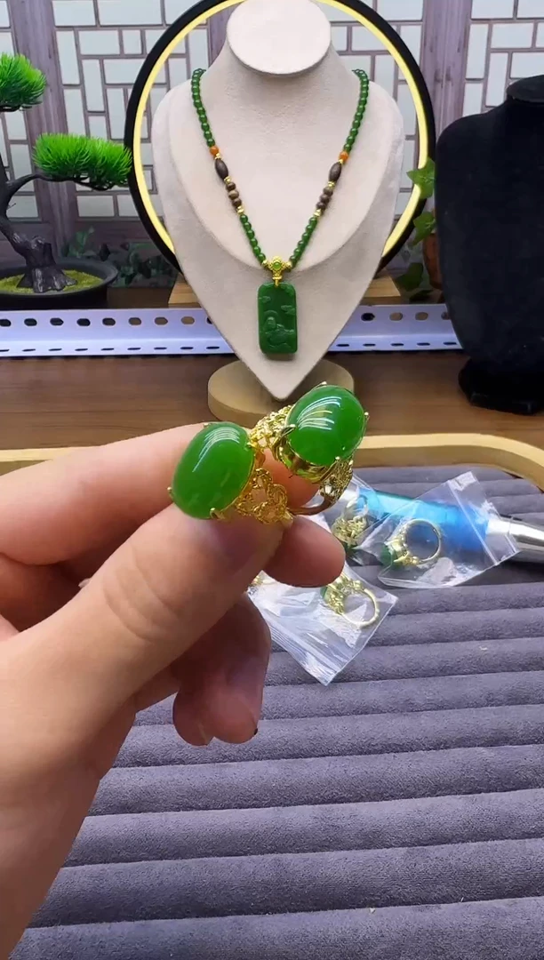 14K金镶嵌戒指和田玉L156