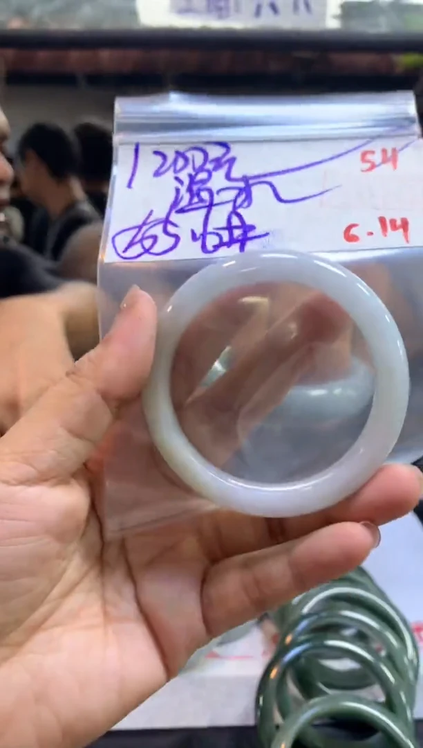 定制翡翠未镶嵌温***蛙拍一发一54