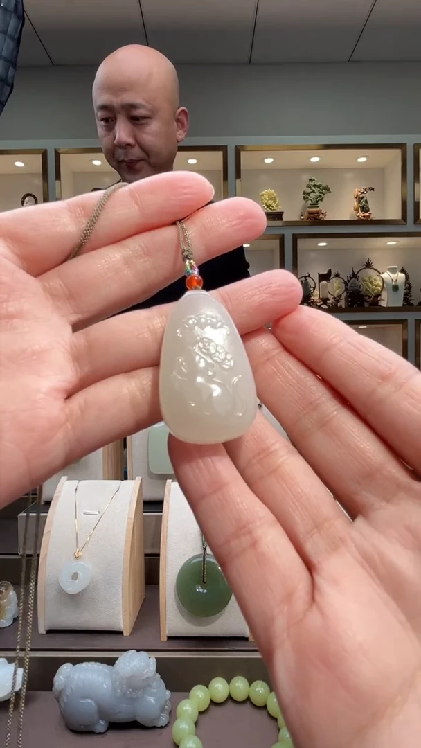 颈饰未镶嵌和田玉1