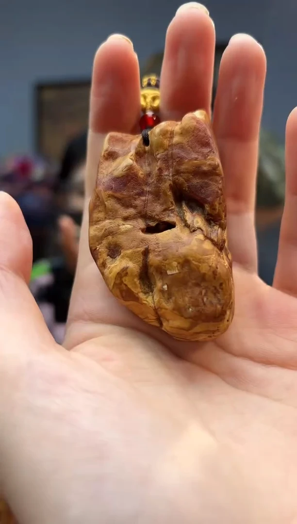 琥珀颈饰未镶嵌吊坠