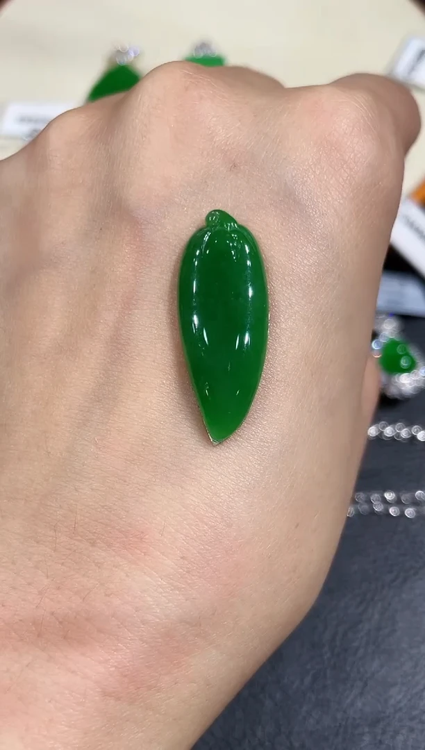 未镶嵌翡翠耳饰瓜瓜