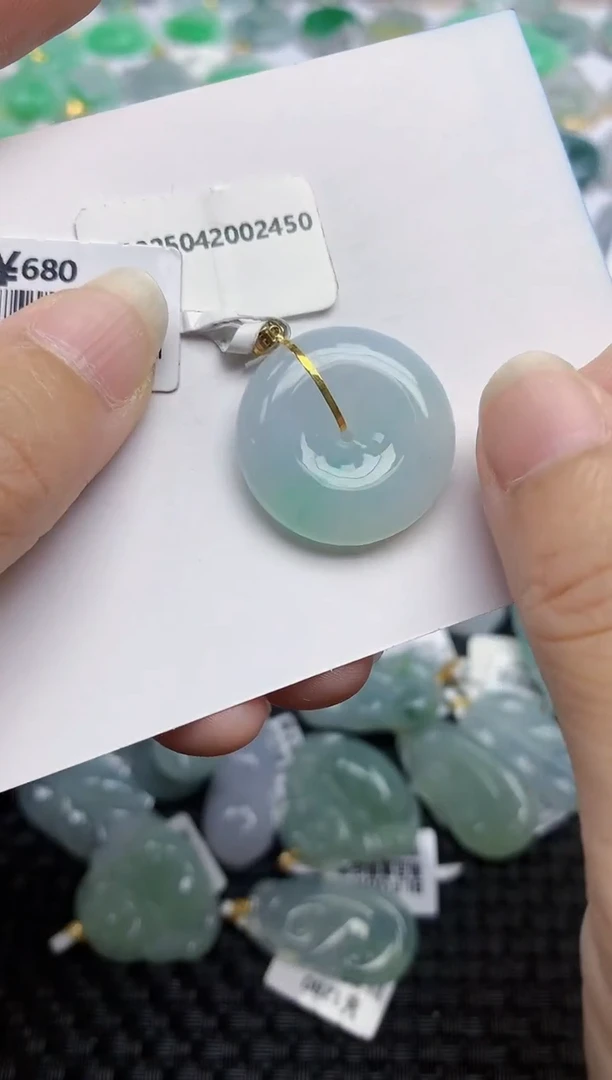 翡翠18K金镶嵌颈饰天然翡翠A货