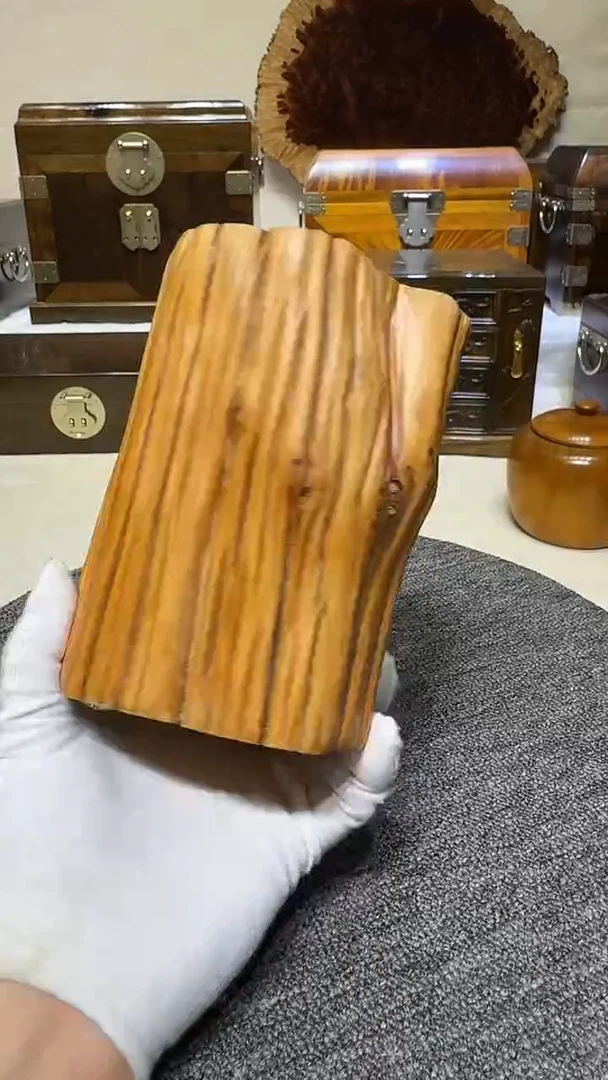 太行崖柏原木笔筒