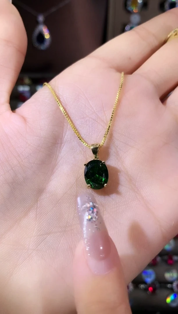 吊坠(赠链)银S925镶嵌碧玺810就是