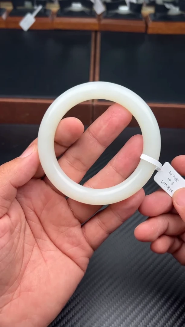 未镶嵌手镯和田玉小*团且末金山微色差56