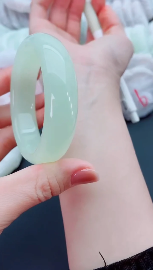 未镶嵌手镯石英质玉M25-55-56