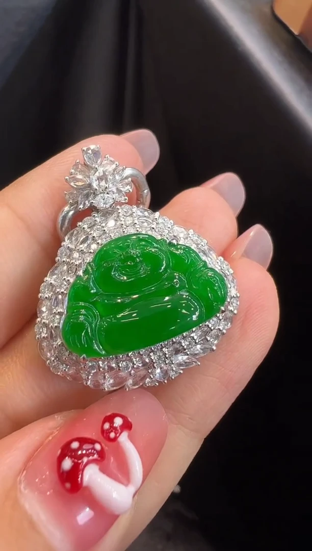 翡翠18K金镶嵌颈饰总价5.8万分单