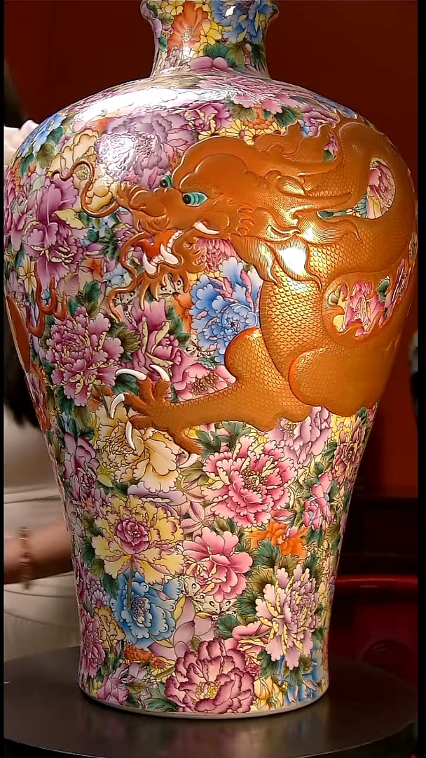 q****6当代仿制瓷器摆件