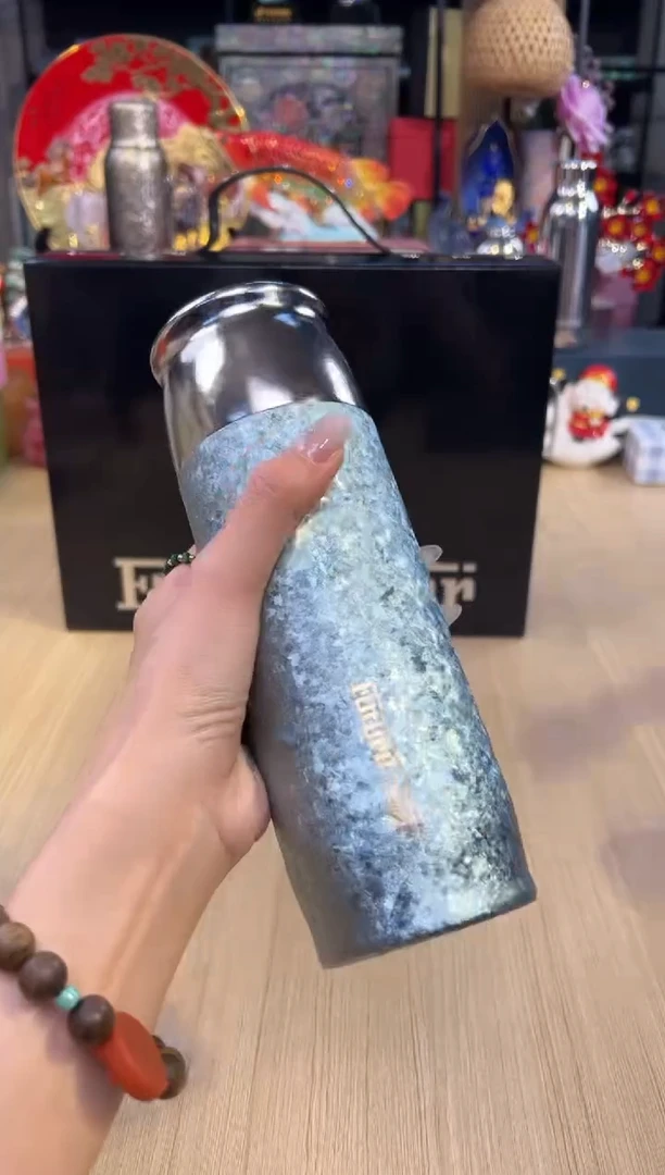 62未来熊-纯钛保温杯（冰川蓝）