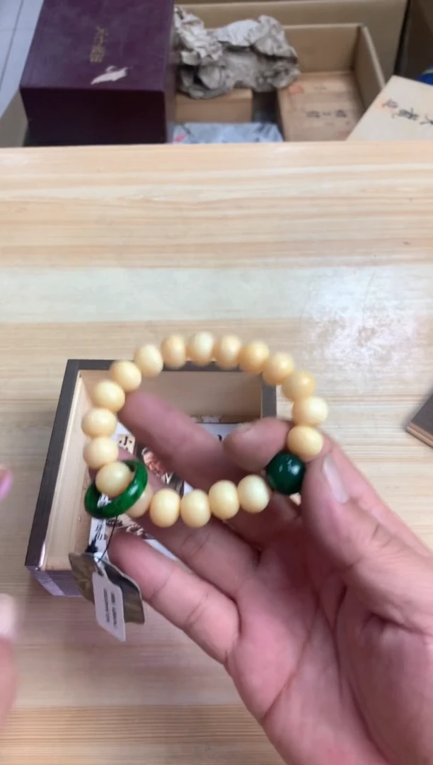 默认微瑕，no退no换，介意勿拍