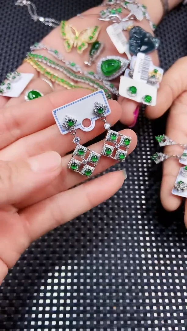 【闪购商品】翡翠耳饰未镶嵌11111111