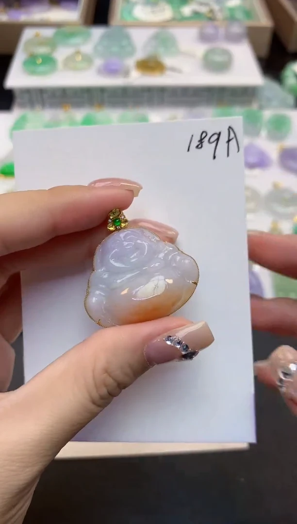 颈饰18K金镶嵌翡翠天然缅甸a货翡翠