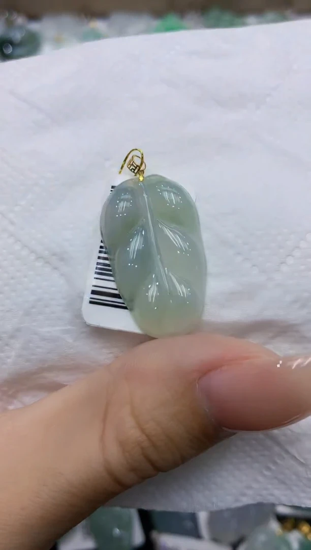 颈饰18K金镶嵌翡翠111111111111