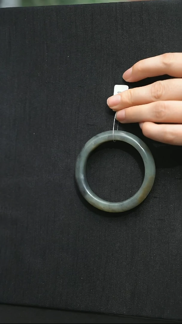 未镶嵌手镯和田玉小*杨未镶嵌 手镯 和田玉 小*杨