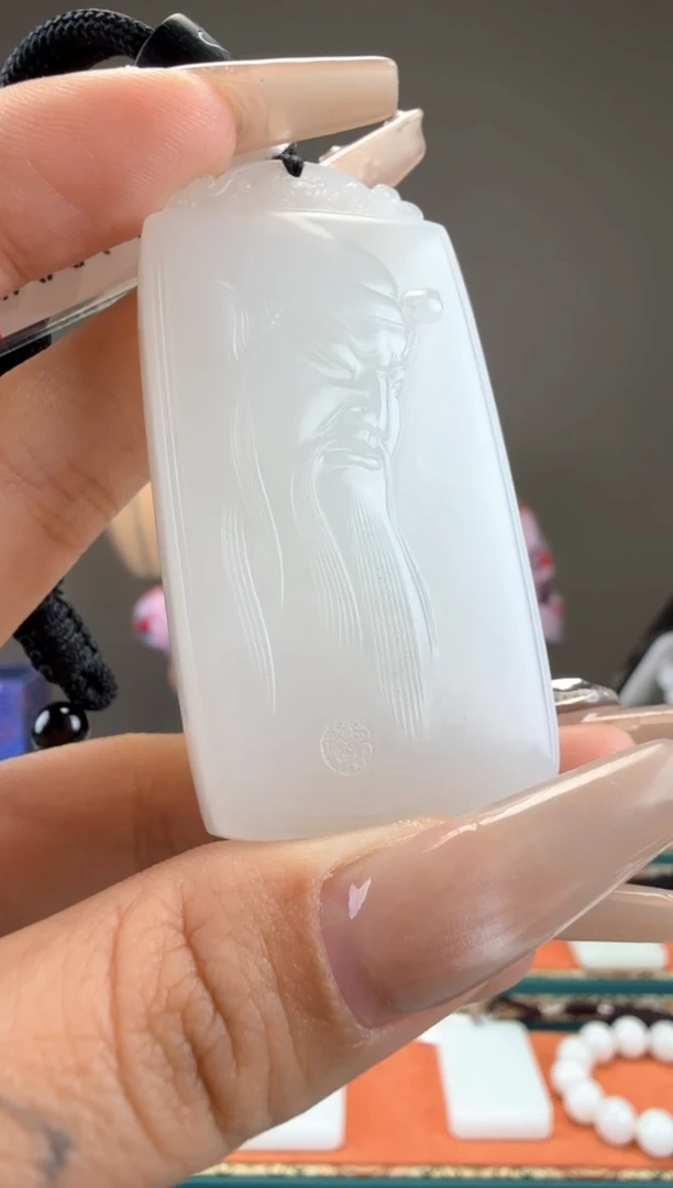 和田玉未镶嵌颈饰1