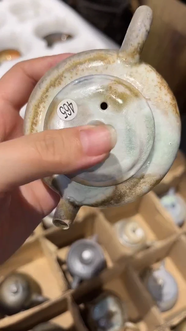 壶465号容量120-130ML有粘底漏白瑕疵中白泥