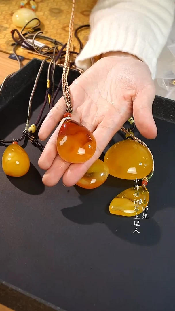 定制南红玛瑙小师姐定制蜜蜡水滴2号单个