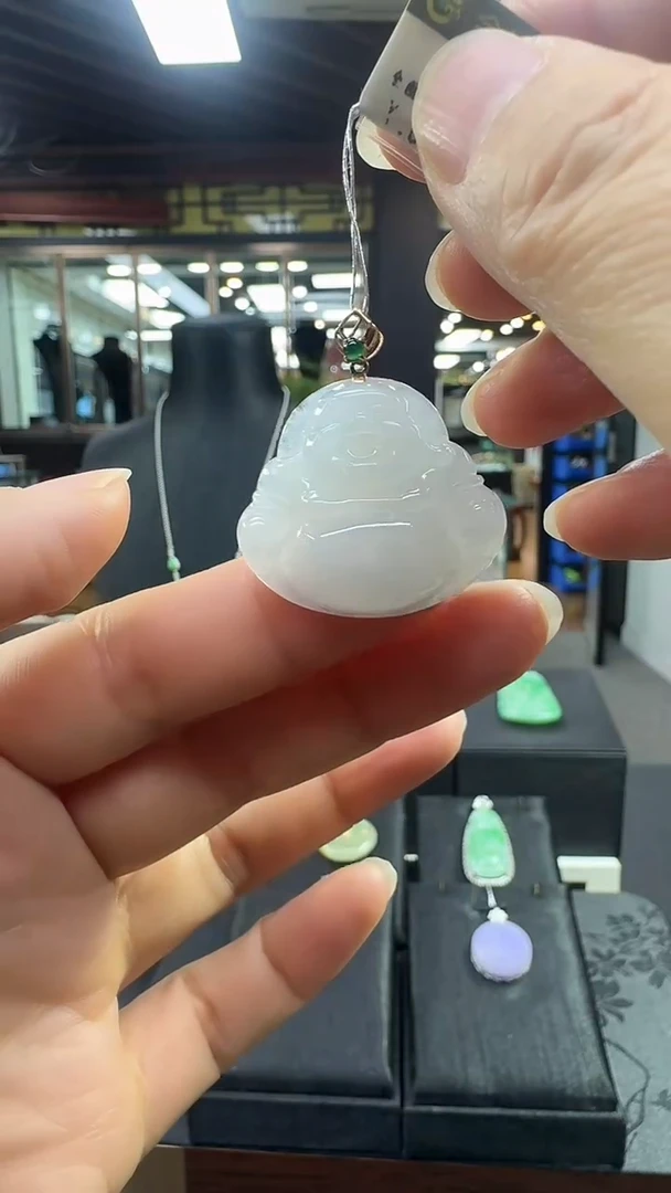 颈饰18K金镶嵌翡翠佛公挂件