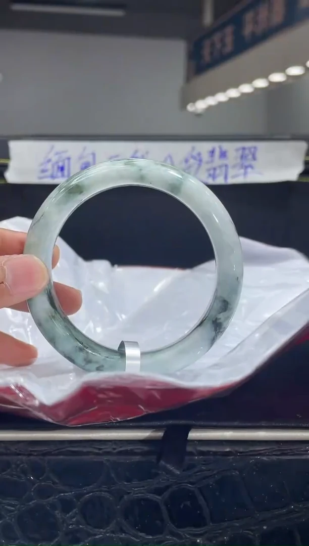 未镶嵌手镯翡翠2