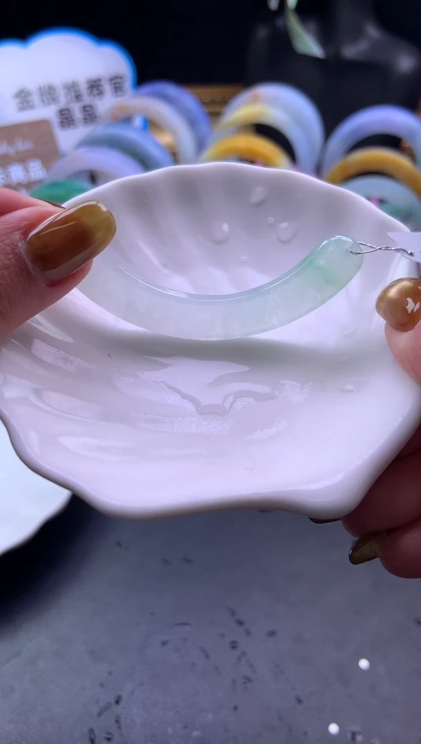 颈饰未镶嵌翡翠玉衡