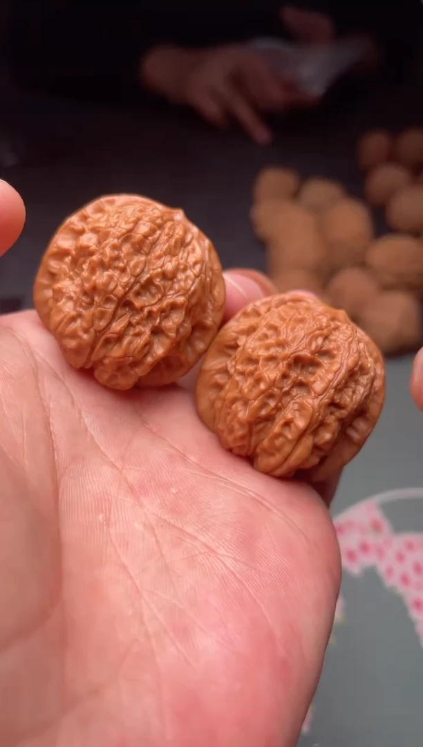 把件文玩核桃a241  血麒麟  35尺