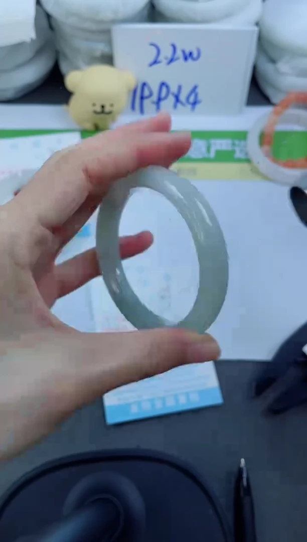 【闪购商品】石英质玉手镯未镶嵌85-53.2