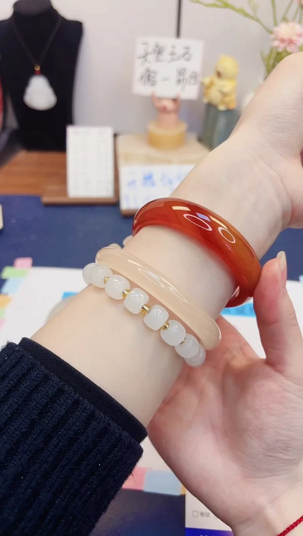 【闪购商品】石英质玉手镯未镶嵌192-玛瑙-圈口58