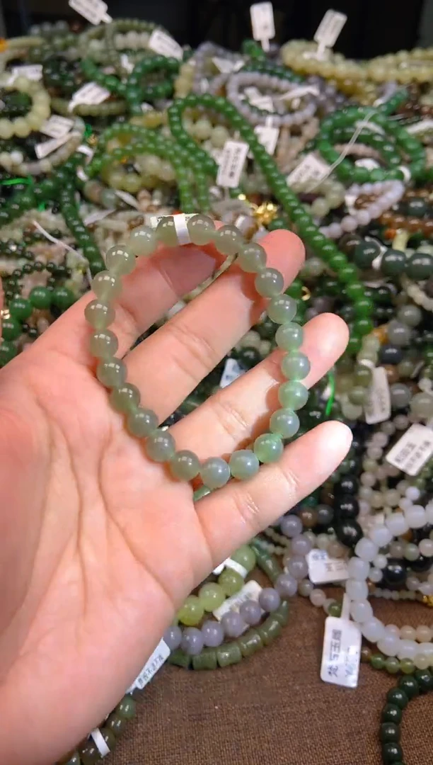 和田玉未镶嵌颈饰1