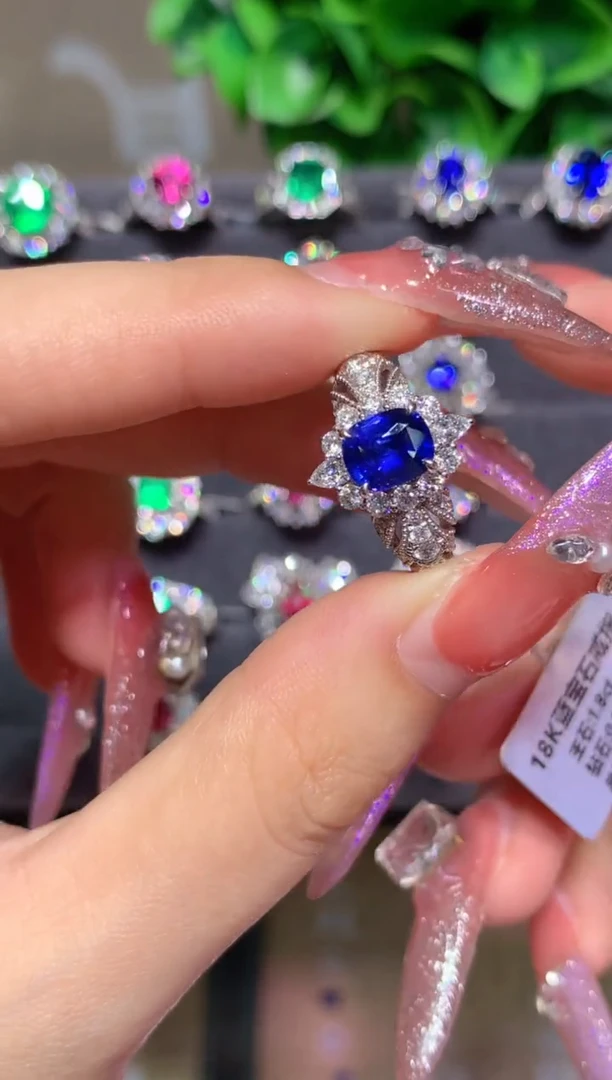 戒指蓝宝石18K金镶嵌1.8CT