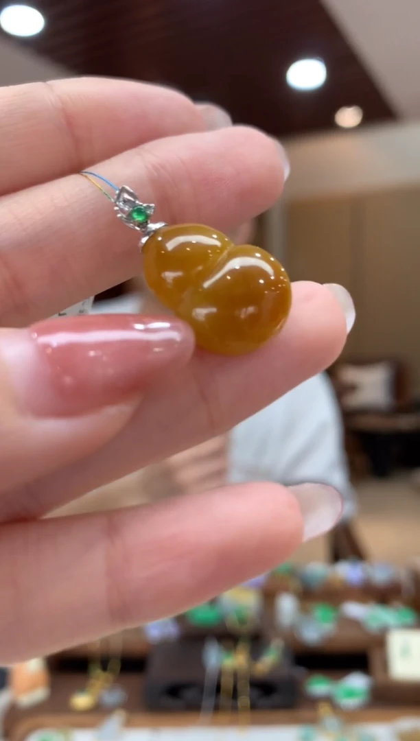 翡翠18K金镶嵌吊坠(不含链)葫芦
