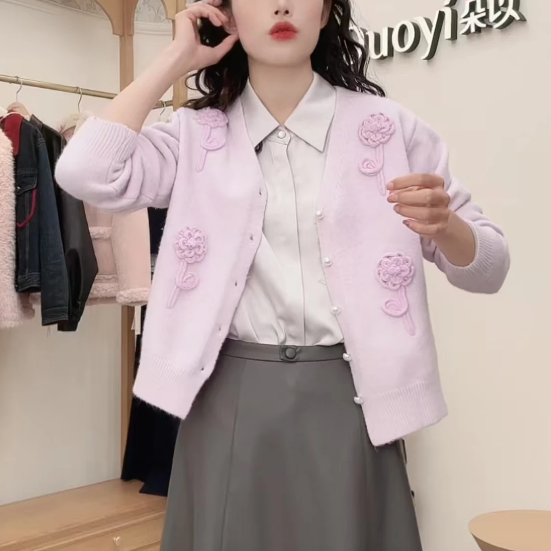 朵以2025冬季新款温柔时尚V领立体花朵长袖针织开衫女40VD548568