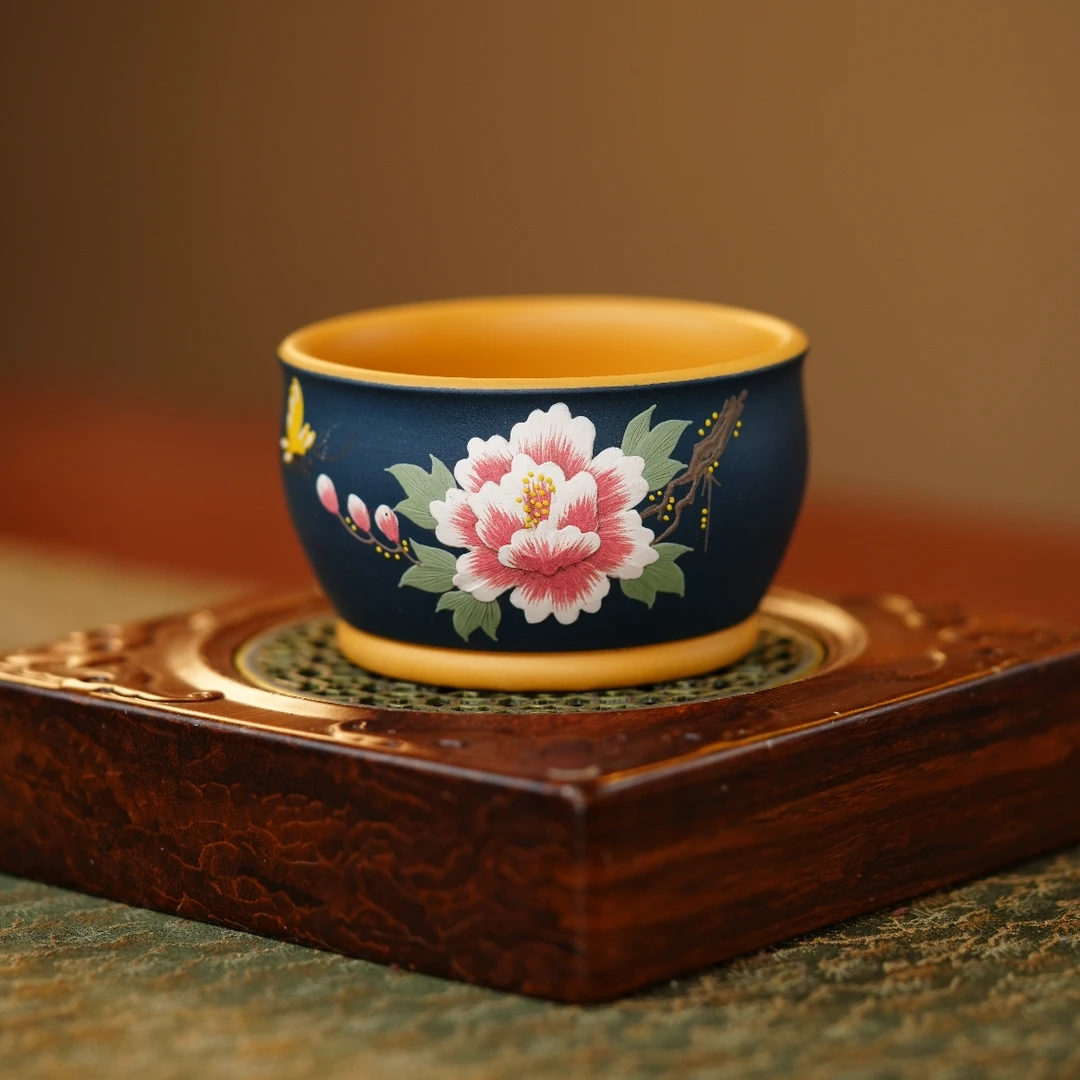 【牡丹花开蝶恋花】宜兴紫砂黄金段粉浆苏青立体泥绘堆绘牡丹敞口杯