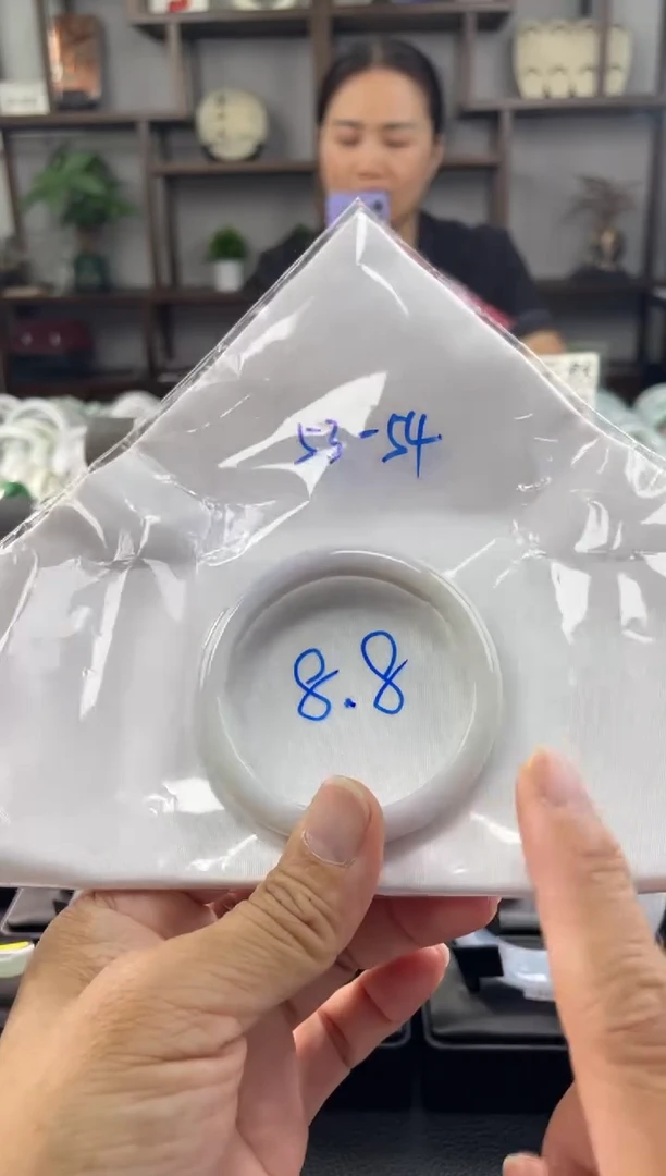 翡翠手镯未镶嵌福利镯子默认包容
