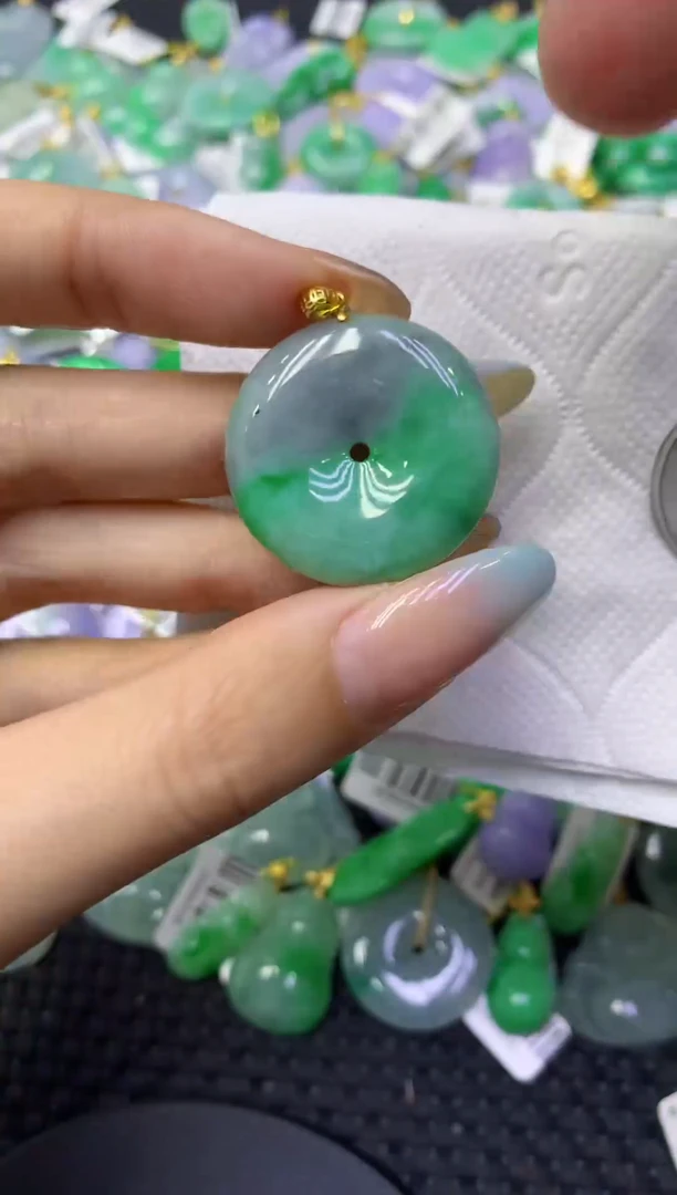 颈饰未镶嵌翡翠天然缅甸翡翠A货