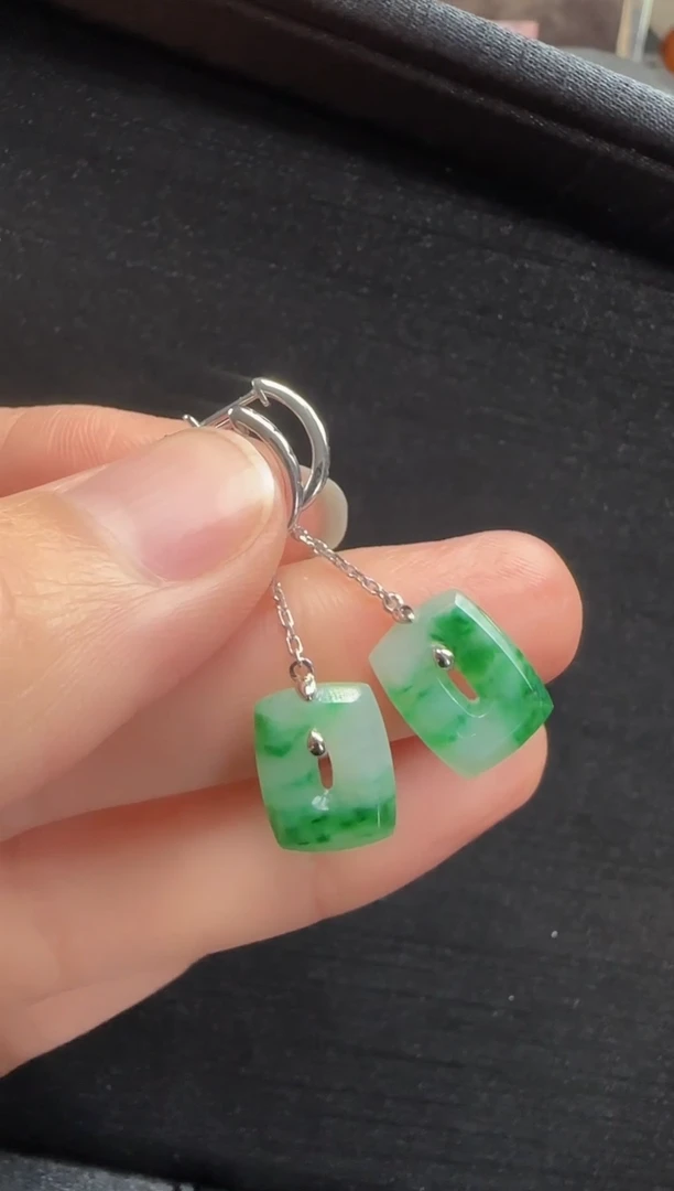 【闪购商品】翡翠耳环18K金镶嵌345福贝一对