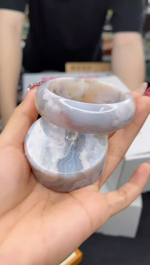 【闪购商品】石英质玉手镯未镶嵌54圈口（赠品镯心）1650038