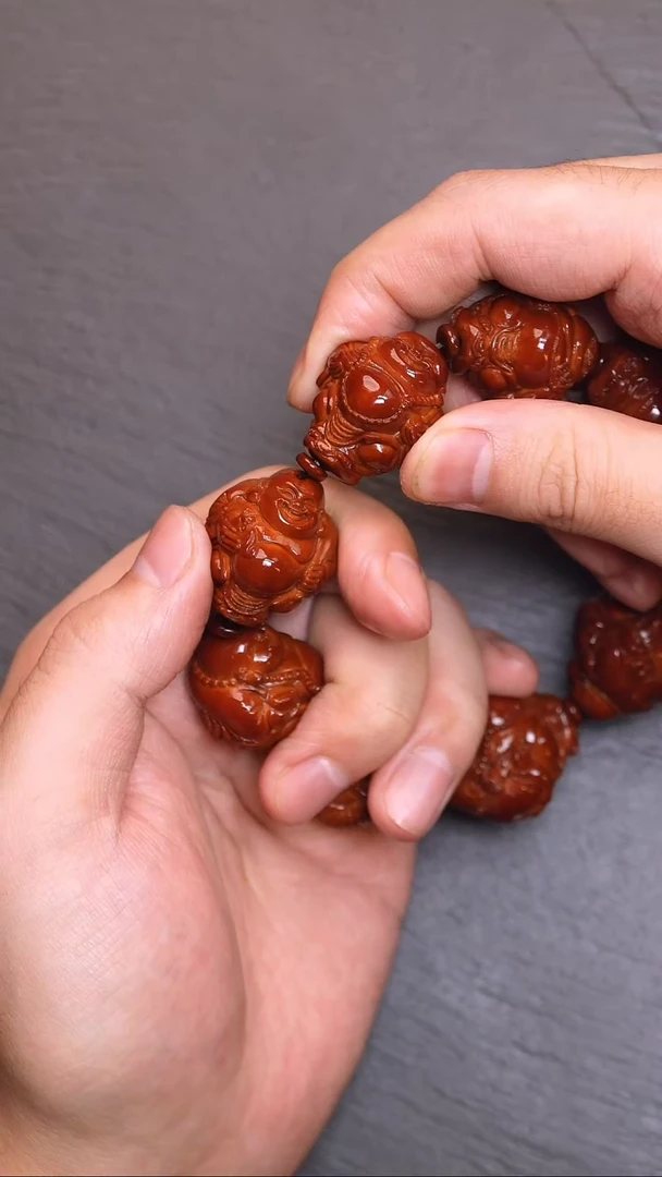 【闪购商品】橄榄核吊坠千青弥勒站立8号