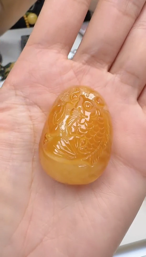 裸石琥珀未镶嵌如图