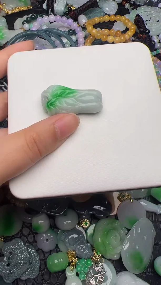 翡翠未镶嵌颈饰天然缅甸翡翠吊坠