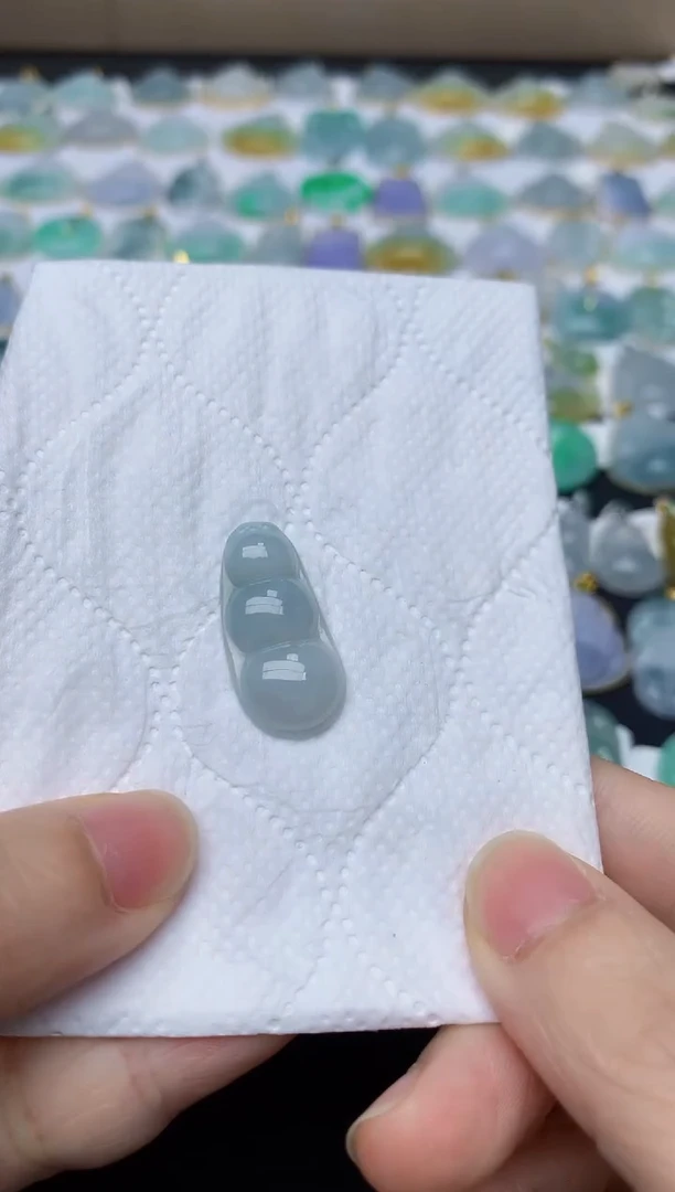 翡翠未镶嵌颈饰天然缅甸A货翡翠