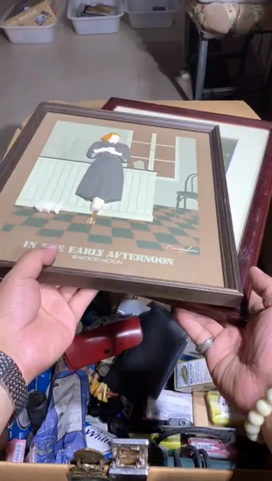 8新中古商品，瑕疵品，不保好坏。684