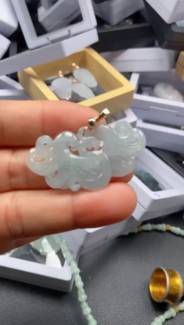 翡翠未镶嵌吊坠(不含链)3218