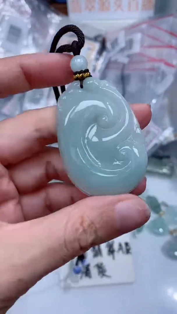 颈饰未镶嵌翡翠吊坠