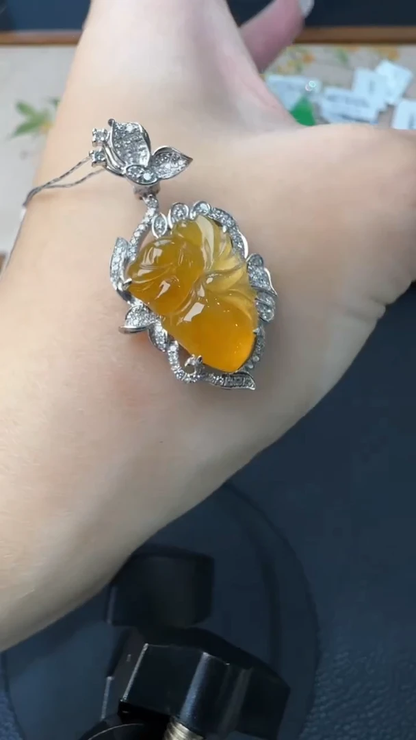 【闪购商品】翡翠吊坠(不含链)18K金镶嵌10