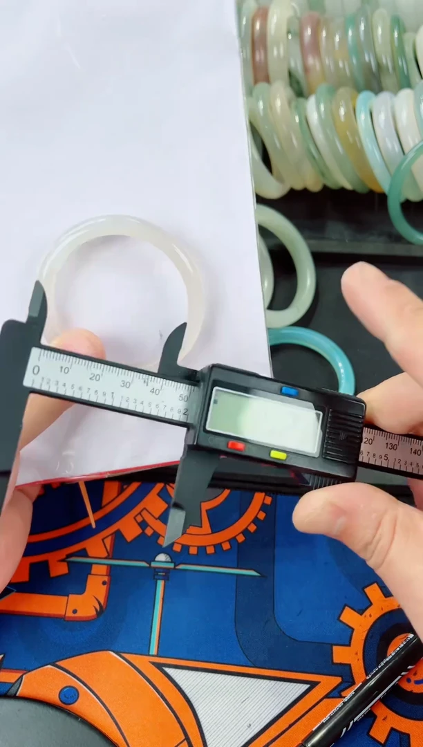 石英质玉手镯未镶嵌74